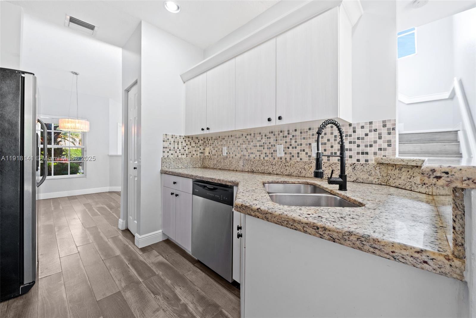 PEMBROKE ISLES V - Residential Lease