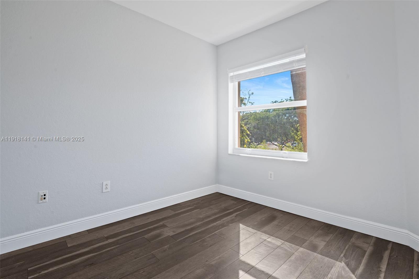 PEMBROKE ISLES V - Residential Lease