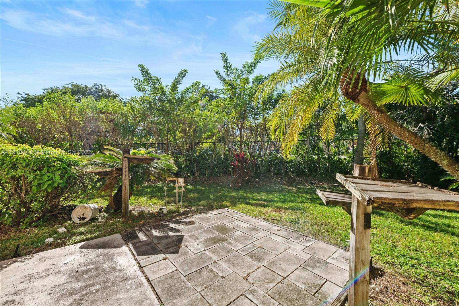 PEMBROKE ISLES V - Residential Lease