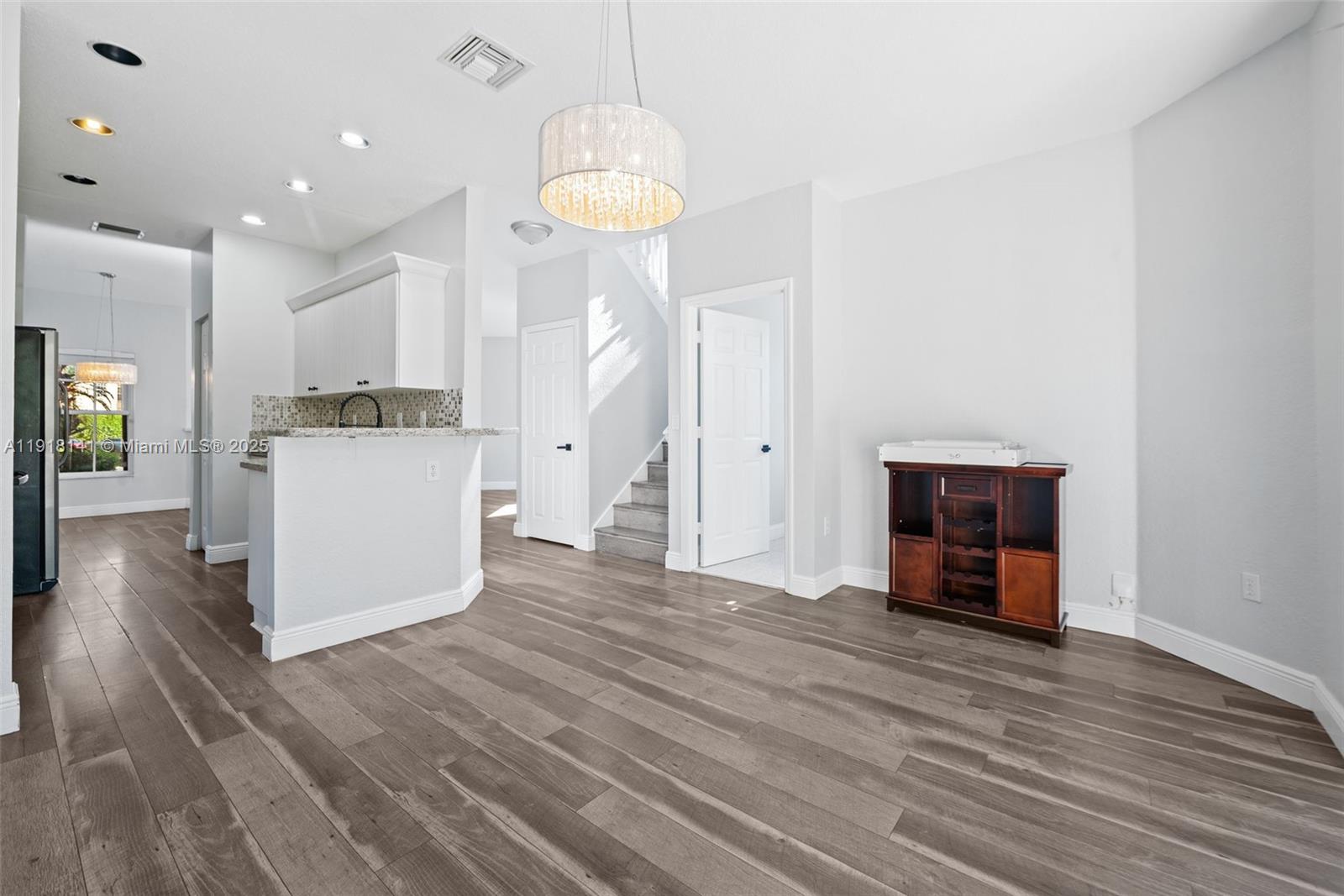 PEMBROKE ISLES V - Residential Lease