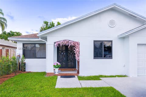 Tiny photo for 13540 SW 180th Ter, Miami, FL 33177 (MLS # A12077082)