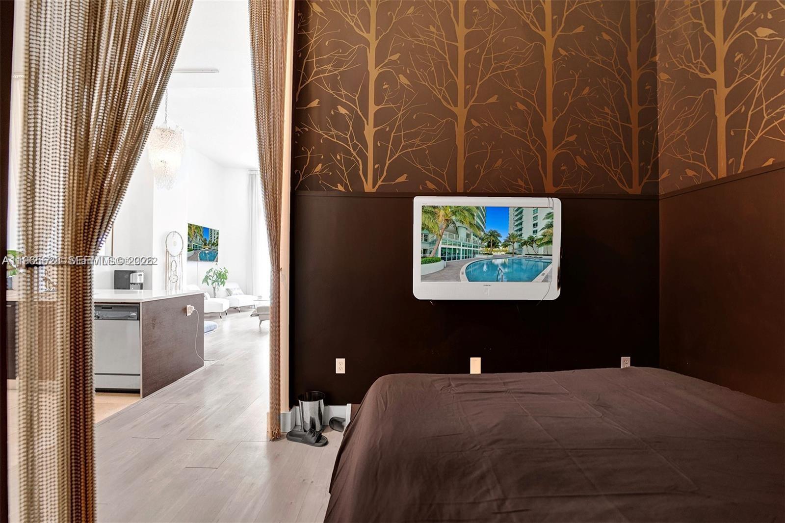 QUANTUM ON THE BAY CONDO - Residential