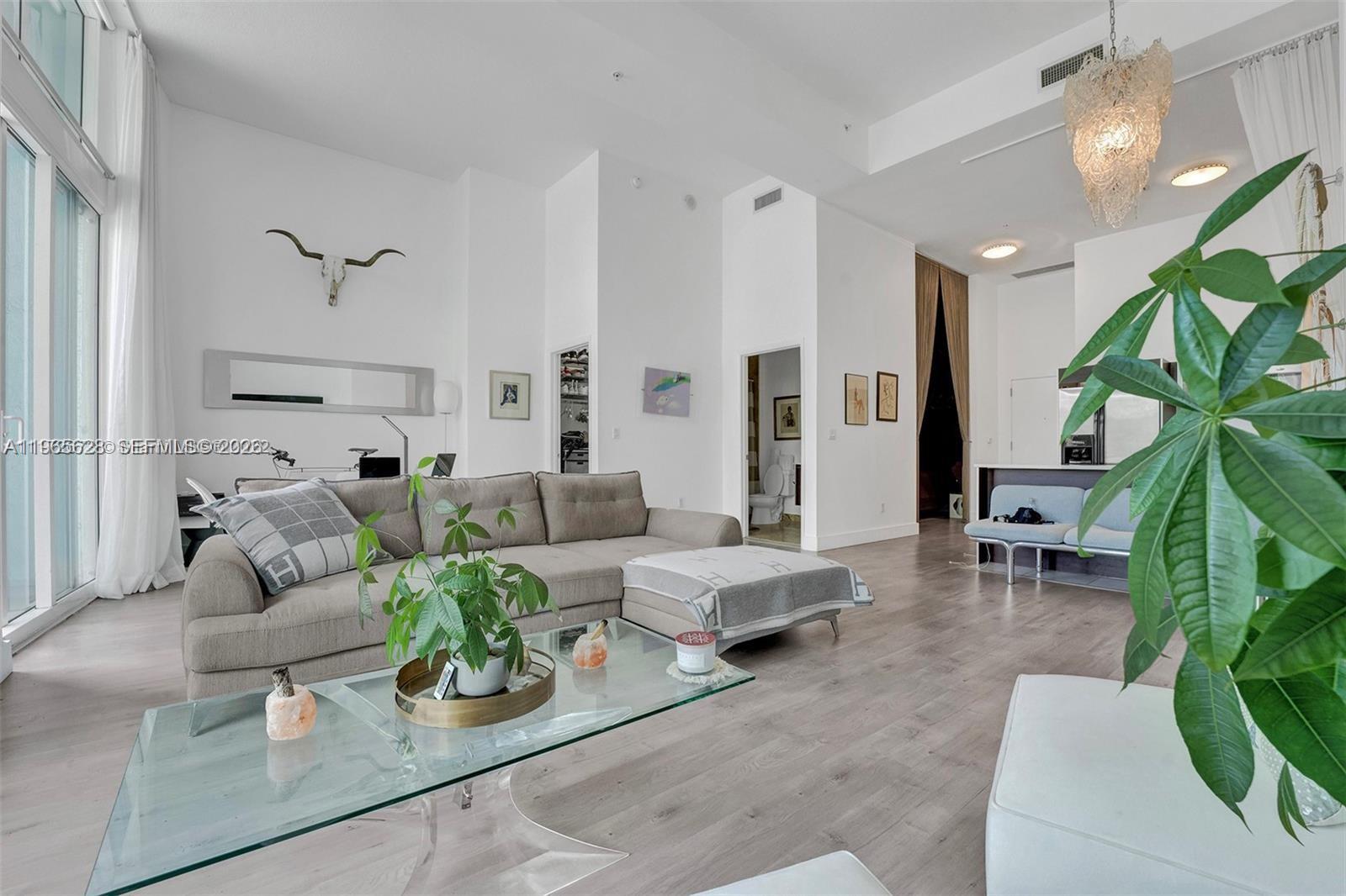 1900 N Bayshore Dr 508