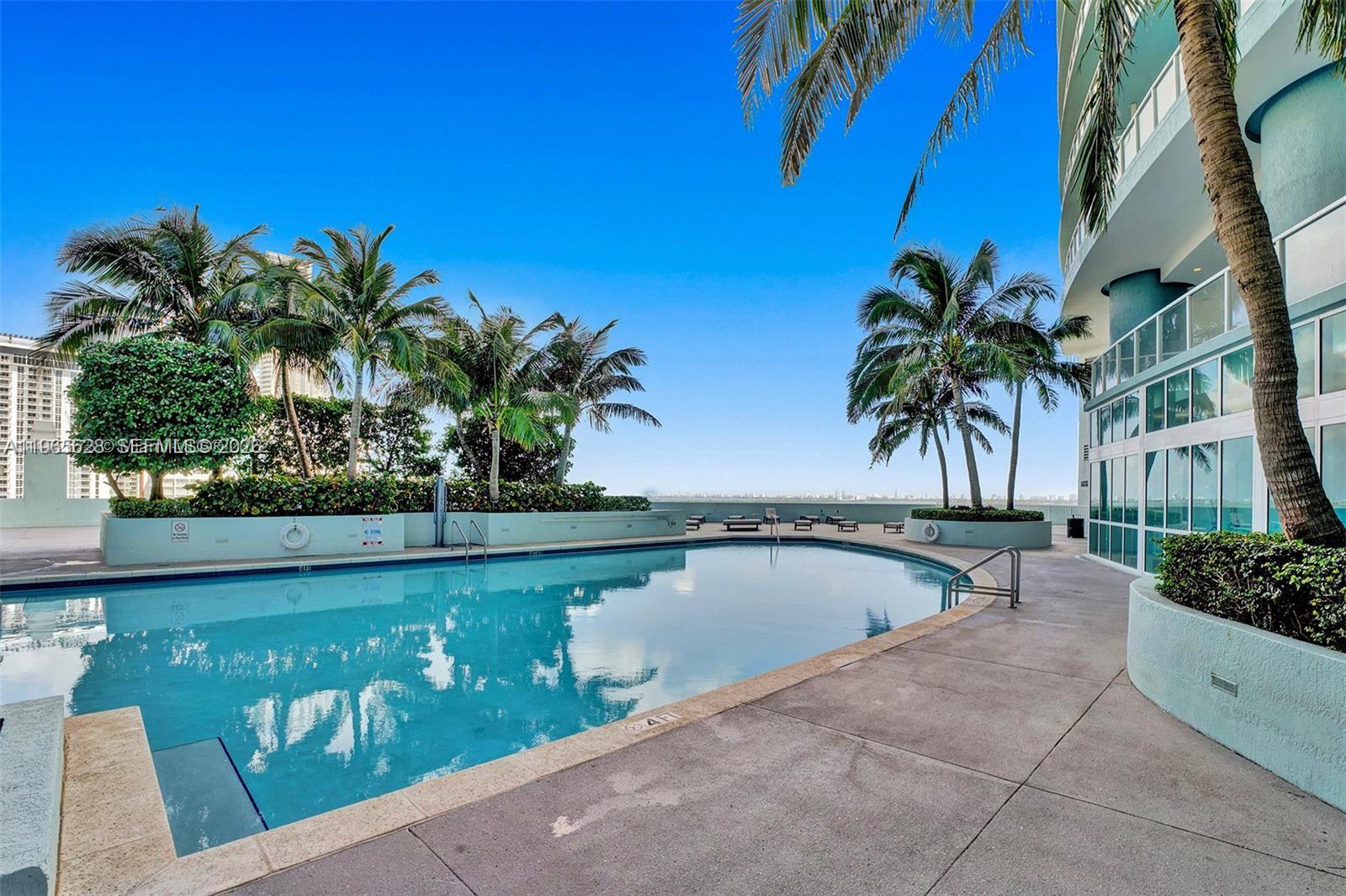 QUANTUM ON THE BAY CONDO - Residential