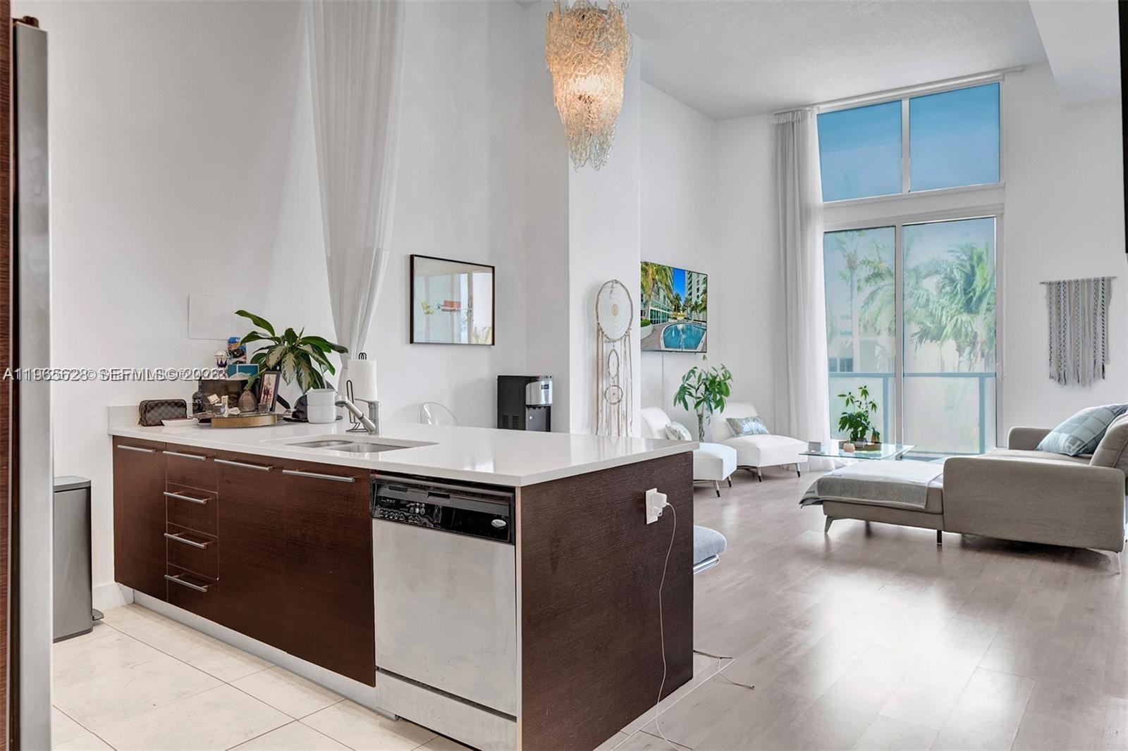 QUANTUM ON THE BAY CONDO - Residential