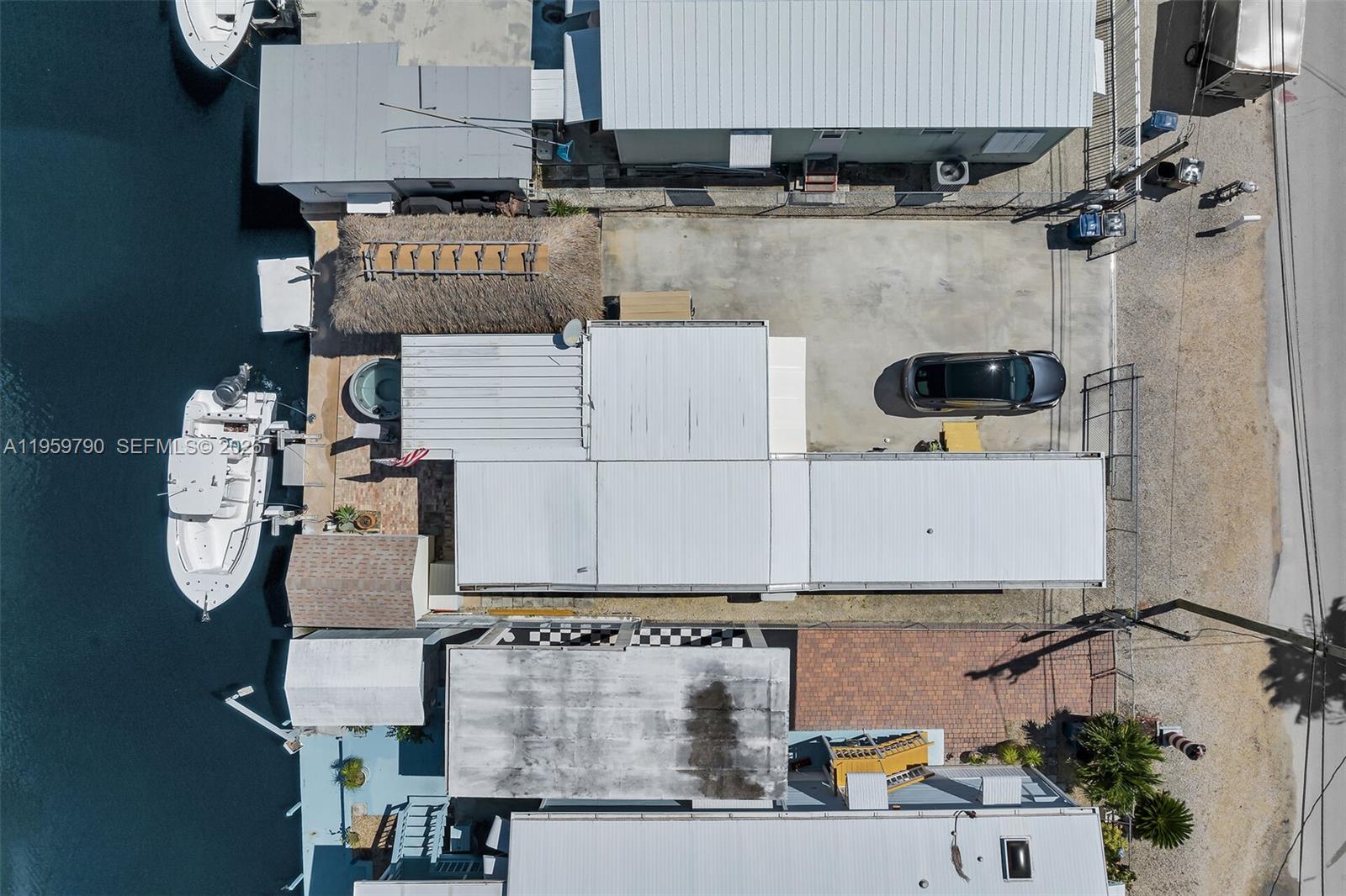 KEY LARGO TRAILER VILLAGE - Residential