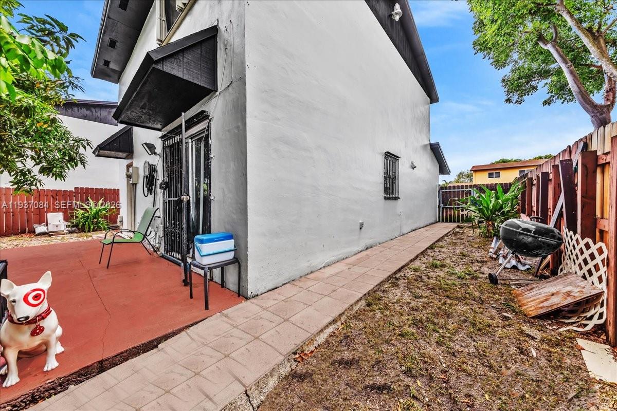 LAKES OF ACADIA UNIT 4 TH - Residential