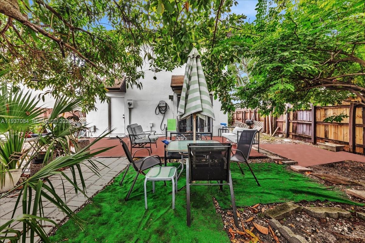 LAKES OF ACADIA UNIT 4 TH - Residential