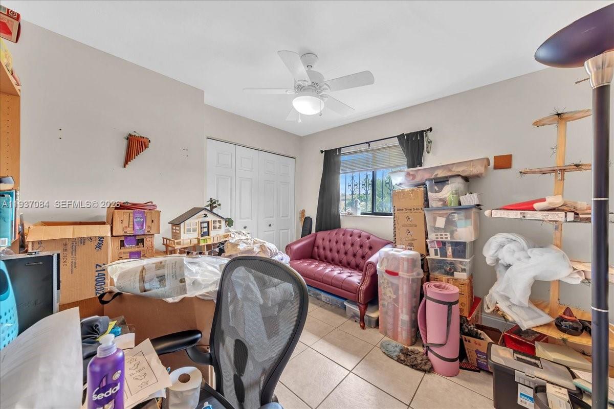 LAKES OF ACADIA UNIT 4 TH - Residential