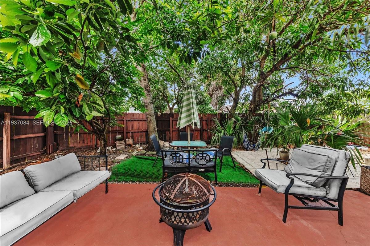 LAKES OF ACADIA UNIT 4 TH - Residential