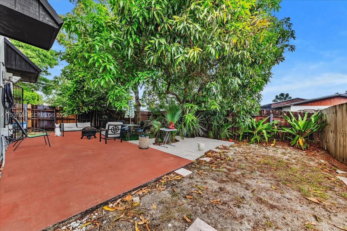 LAKES OF ACADIA UNIT 4 TH - Residential