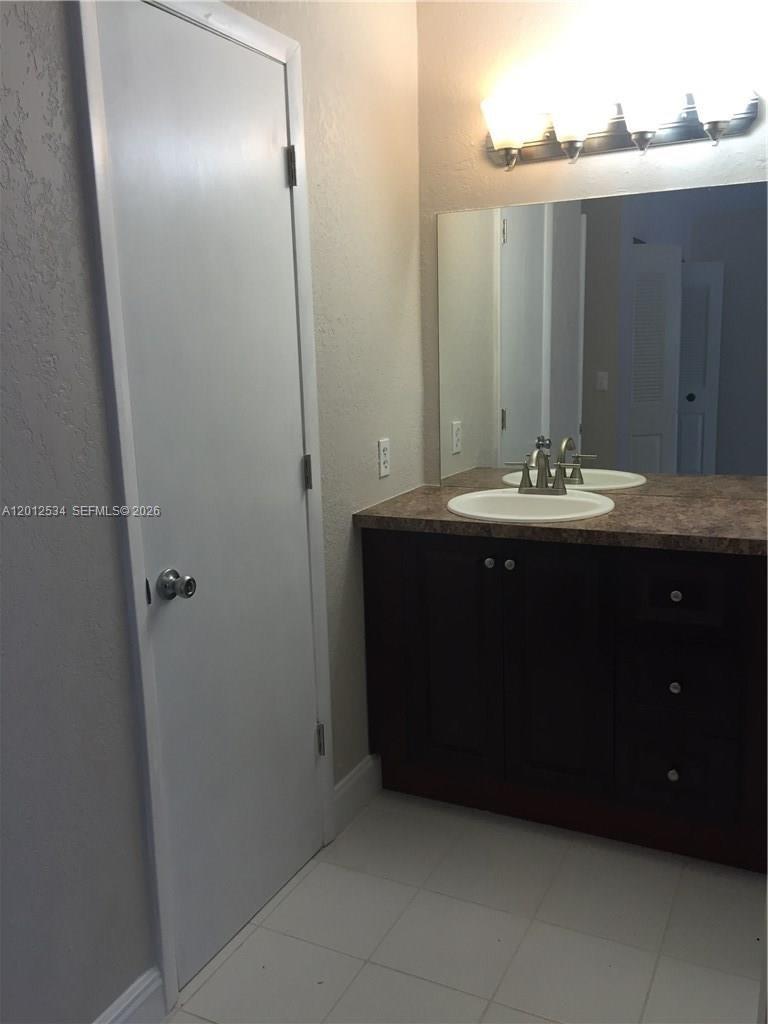 WESTVIEW CONDOMINIUM NO E - Residential