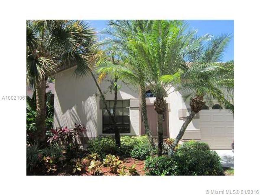 Easy to show, Stunning 3/2 in the Heart of Fountain Springs.  with the best schools ,rated A
Upgraded kitchen with granite countertops. 
Tiled throughout living area/ laminate in all bedrooms.  
Nice private yard fenced.  Clean and neat.  Located near all major shopping and highways.  
Community offers a park,pool and walking areas.  
Association takes care of exterior paint, and front yard and community areas . 
Great family neighborhood with