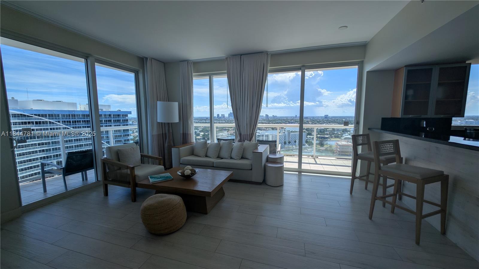 505 N Fort Lauderdale Beach Blvd 2501, Fort Lauderdale, FL, 33304/$625,000 3 505 N Fort Lauderdale Beach Blvd 2501