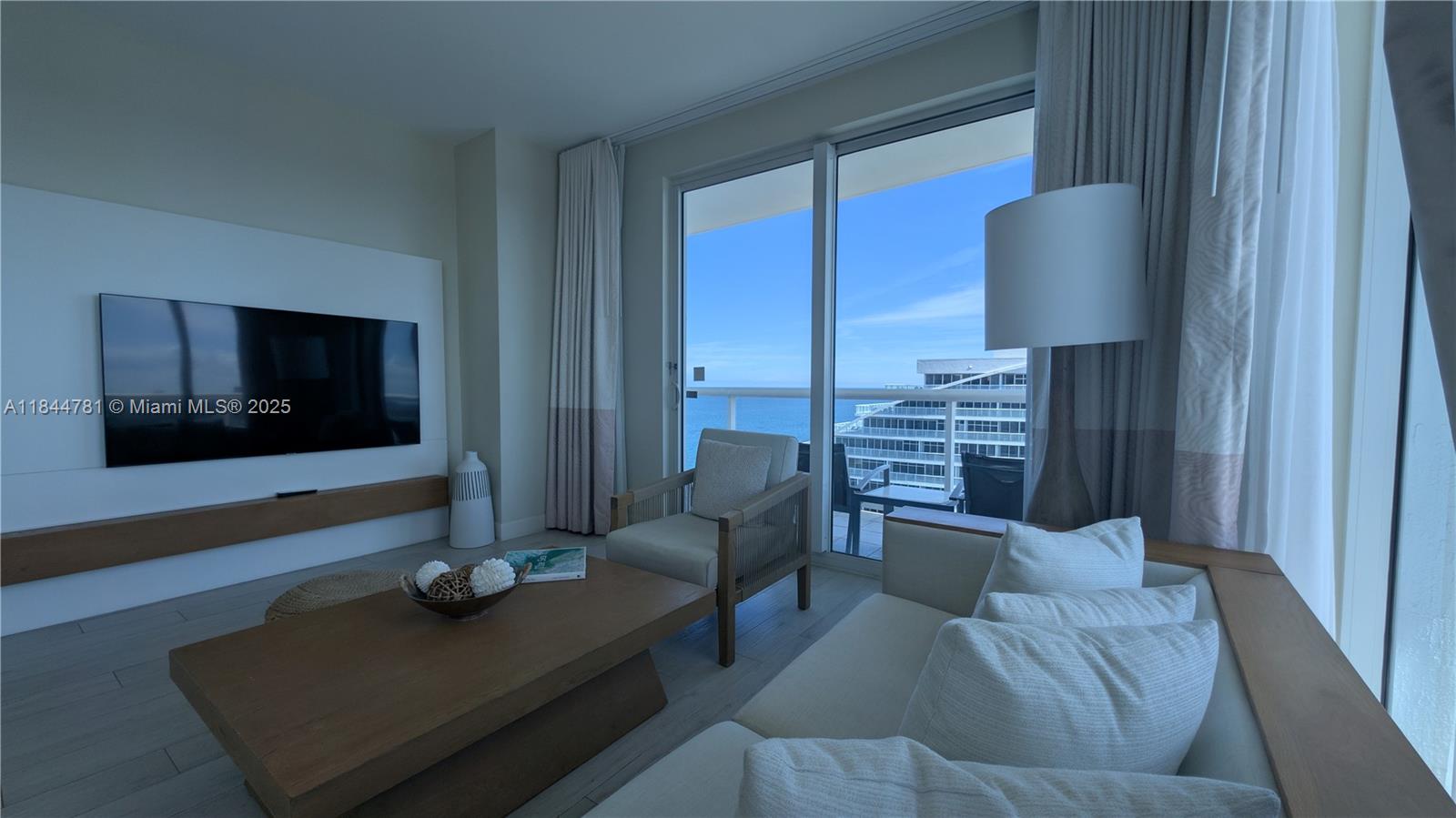 505 N Fort Lauderdale Beach Blvd 2501, Fort Lauderdale, FL, 33304/$625,000 4 505 N Fort Lauderdale Beach Blvd 2501