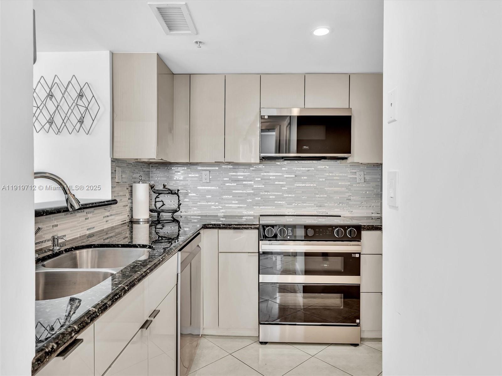 THE FLORIDIAN CONDO - Residential