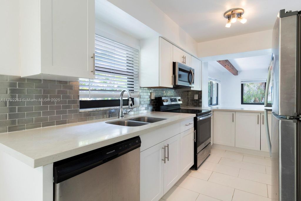 Photo of 1790 Harbour Inlet Dr #8B, Fort Lauderdale, FL 33316 (MLS # A11792263)