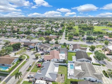 SAN SEBASTIAN UNIT NO 5 - Residential