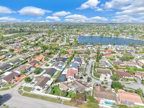 SAN SEBASTIAN UNIT NO 5 - Residential