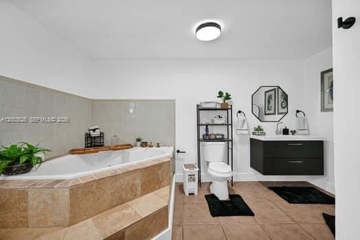 SAN SEBASTIAN UNIT NO 5 - Residential