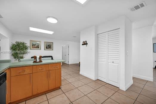 SAN SEBASTIAN UNIT NO 5 - Residential