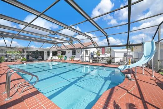 SAN SEBASTIAN UNIT NO 5 - Residential