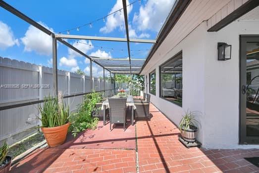 SAN SEBASTIAN UNIT NO 5 - Residential