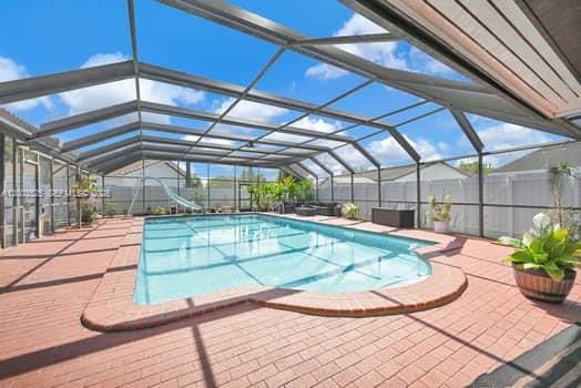 SAN SEBASTIAN UNIT NO 5 - Residential