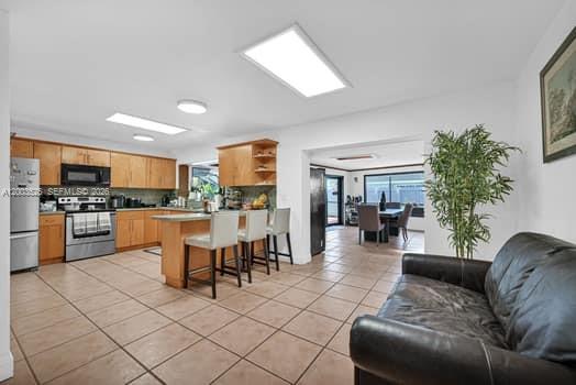 SAN SEBASTIAN UNIT NO 5 - Residential