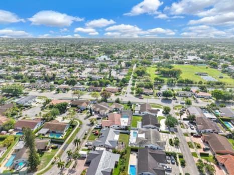 SAN SEBASTIAN UNIT NO 5 - Residential