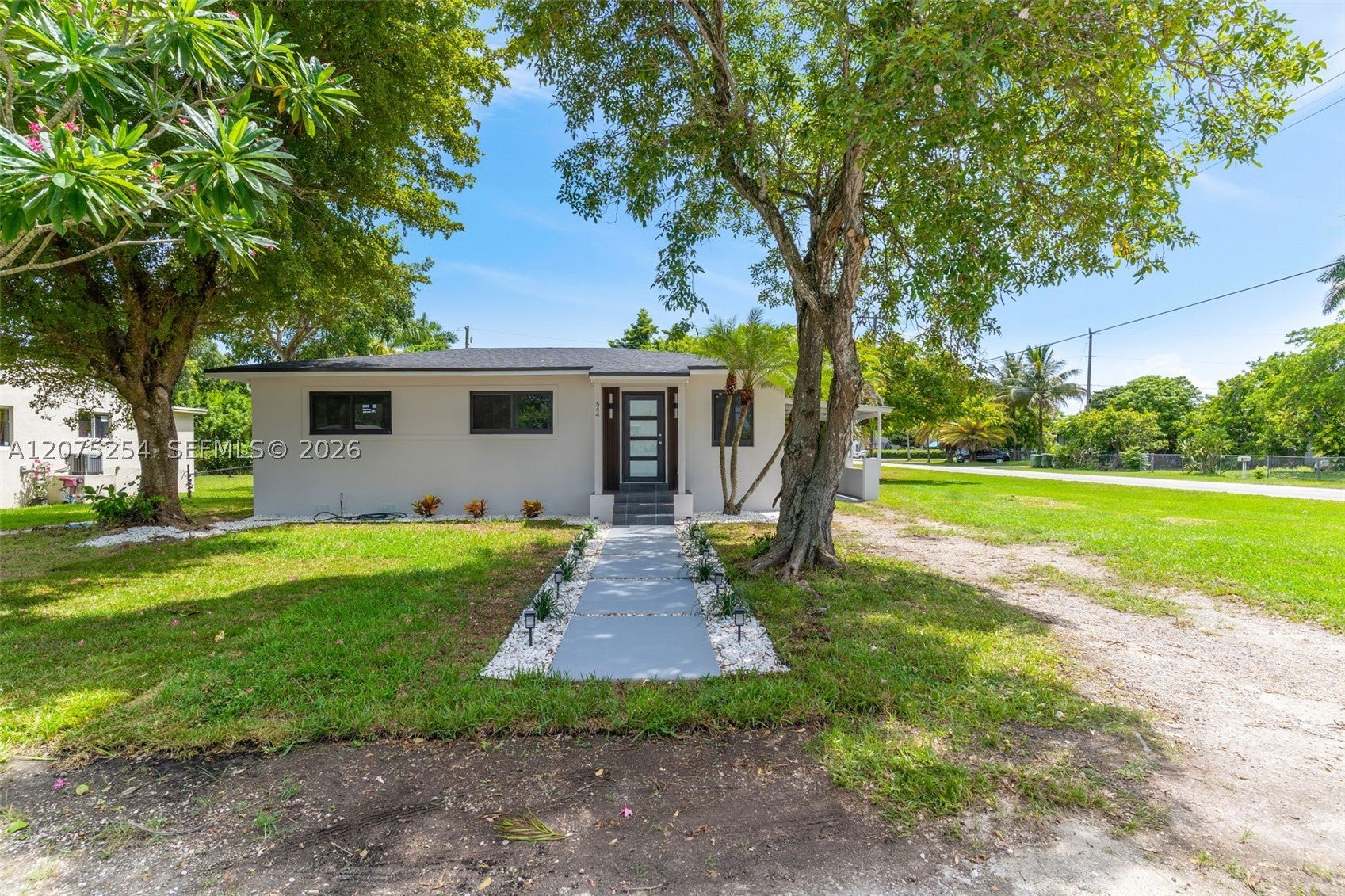 544 NW 12th St, Homestead FL 33030