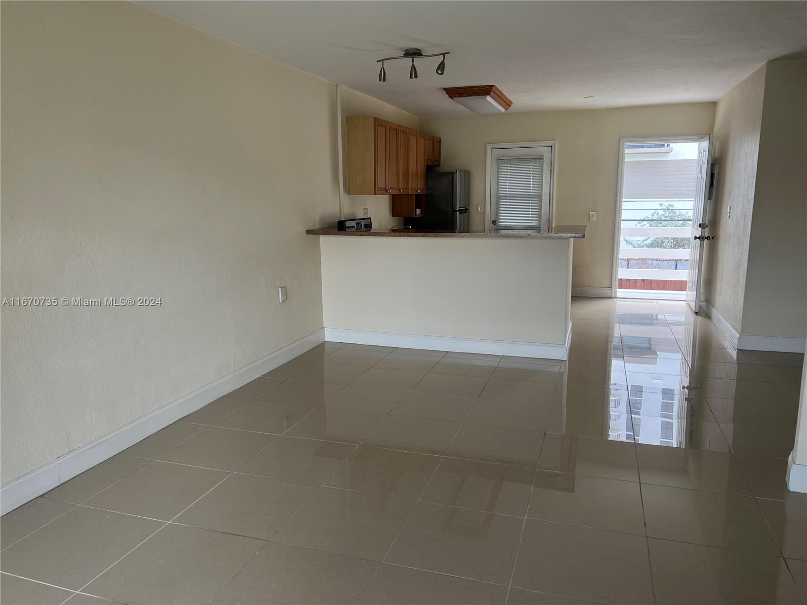 1600 Ne 114th St 209, Miami, Broward County, Florida - 1 Bedrooms  
1 Bathrooms - 