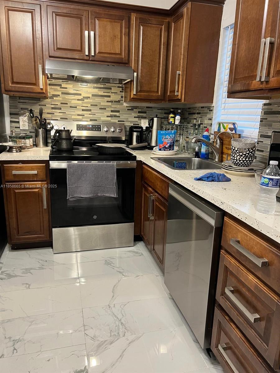 ISLE OF SANDALFOOT CONDO - Residential Lease