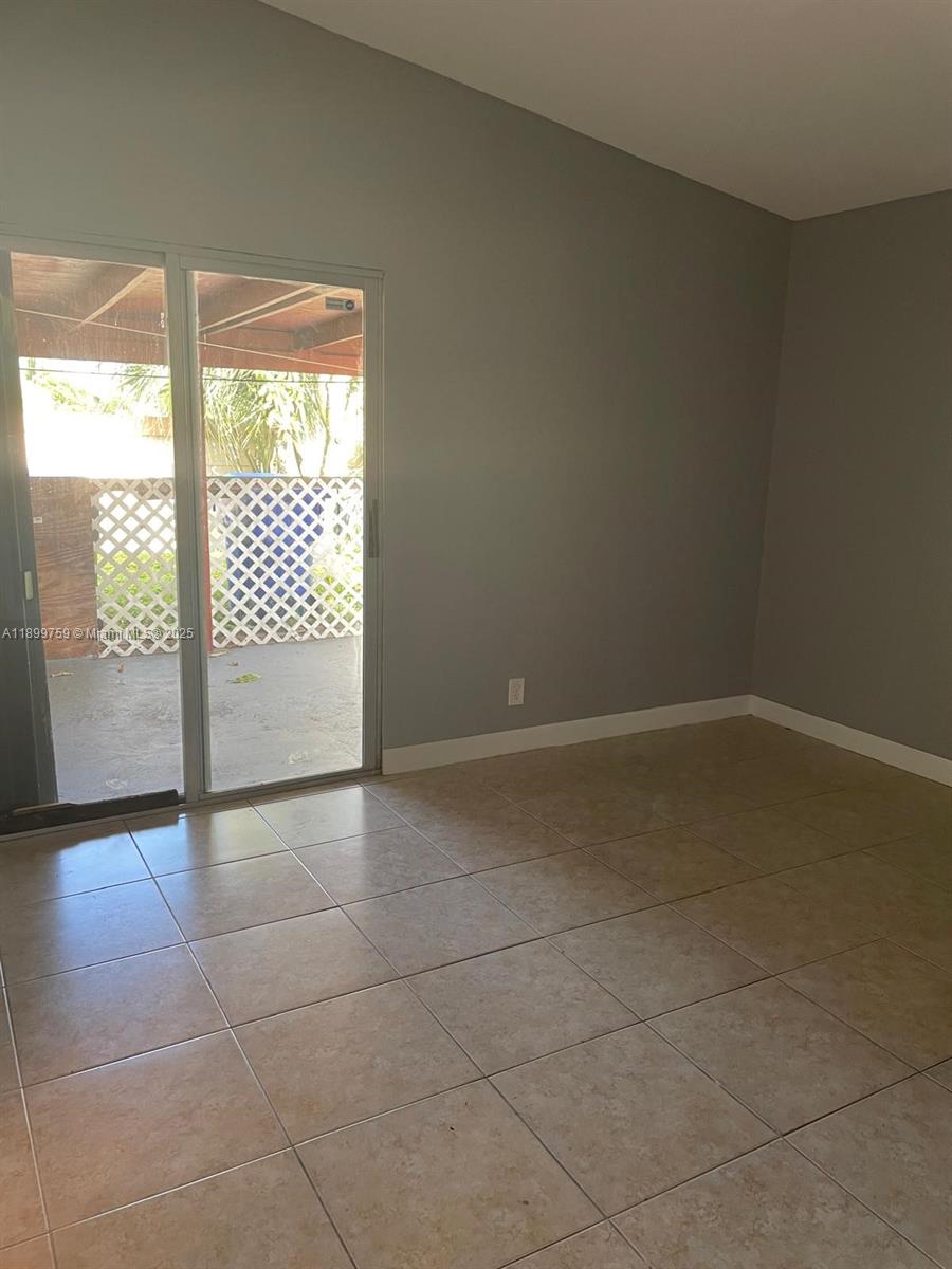 NORTH LAUDERDALE ESTATES - Residential