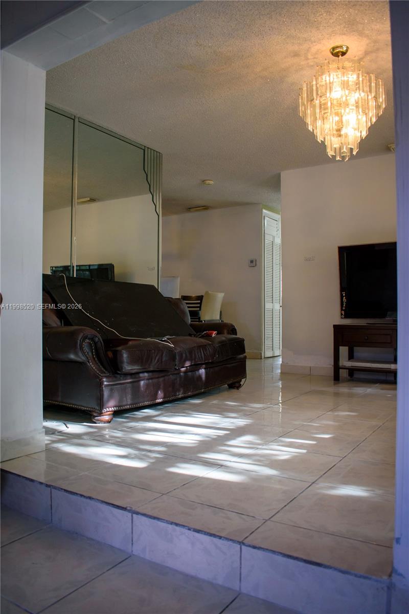 PALM SPRINGS ESTS 9TH ADD - Residential