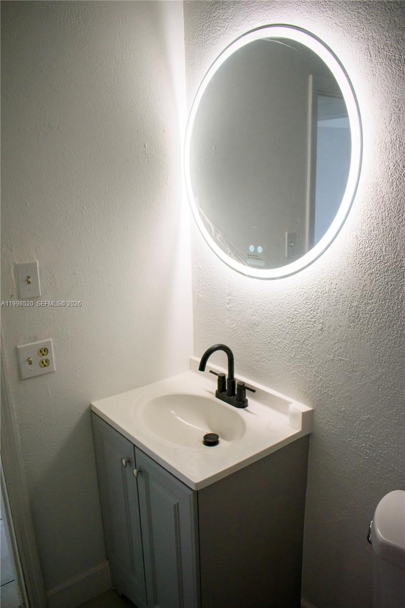 PALM SPRINGS ESTS 9TH ADD - Residential