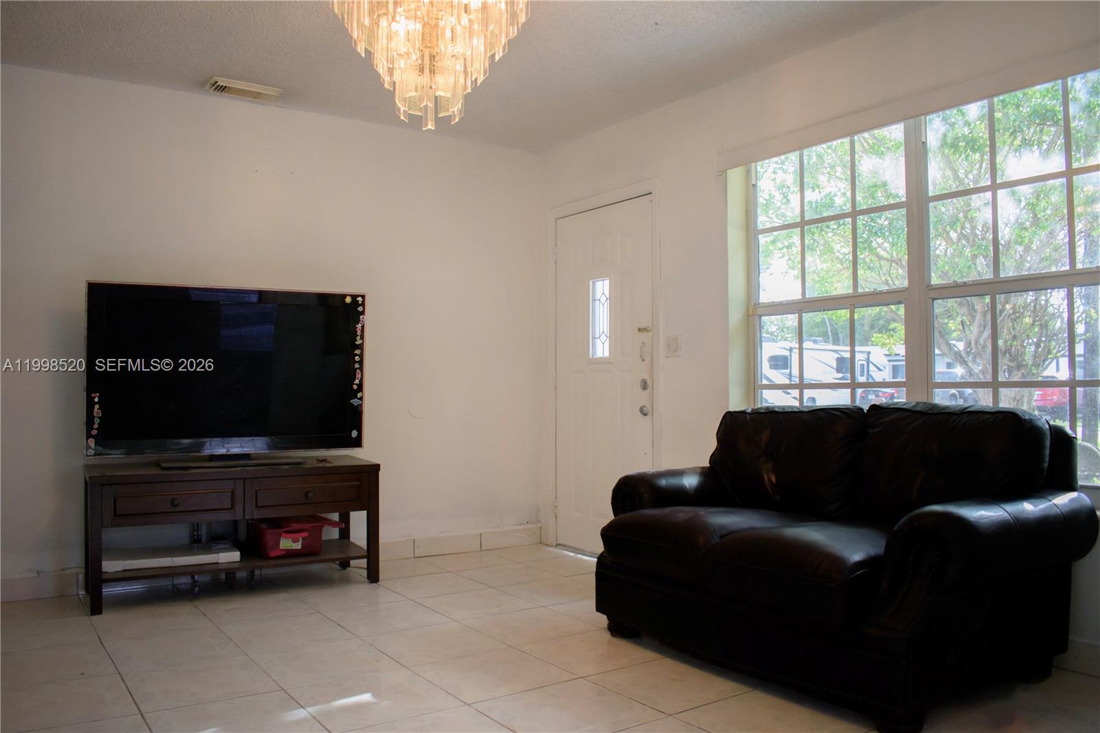 PALM SPRINGS ESTS 9TH ADD - Residential