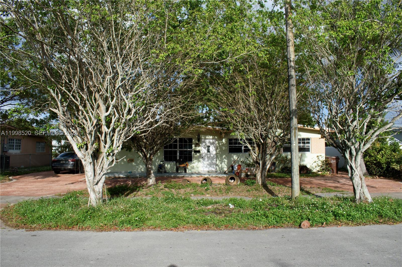 PALM SPRINGS ESTS 9TH ADD - Residential