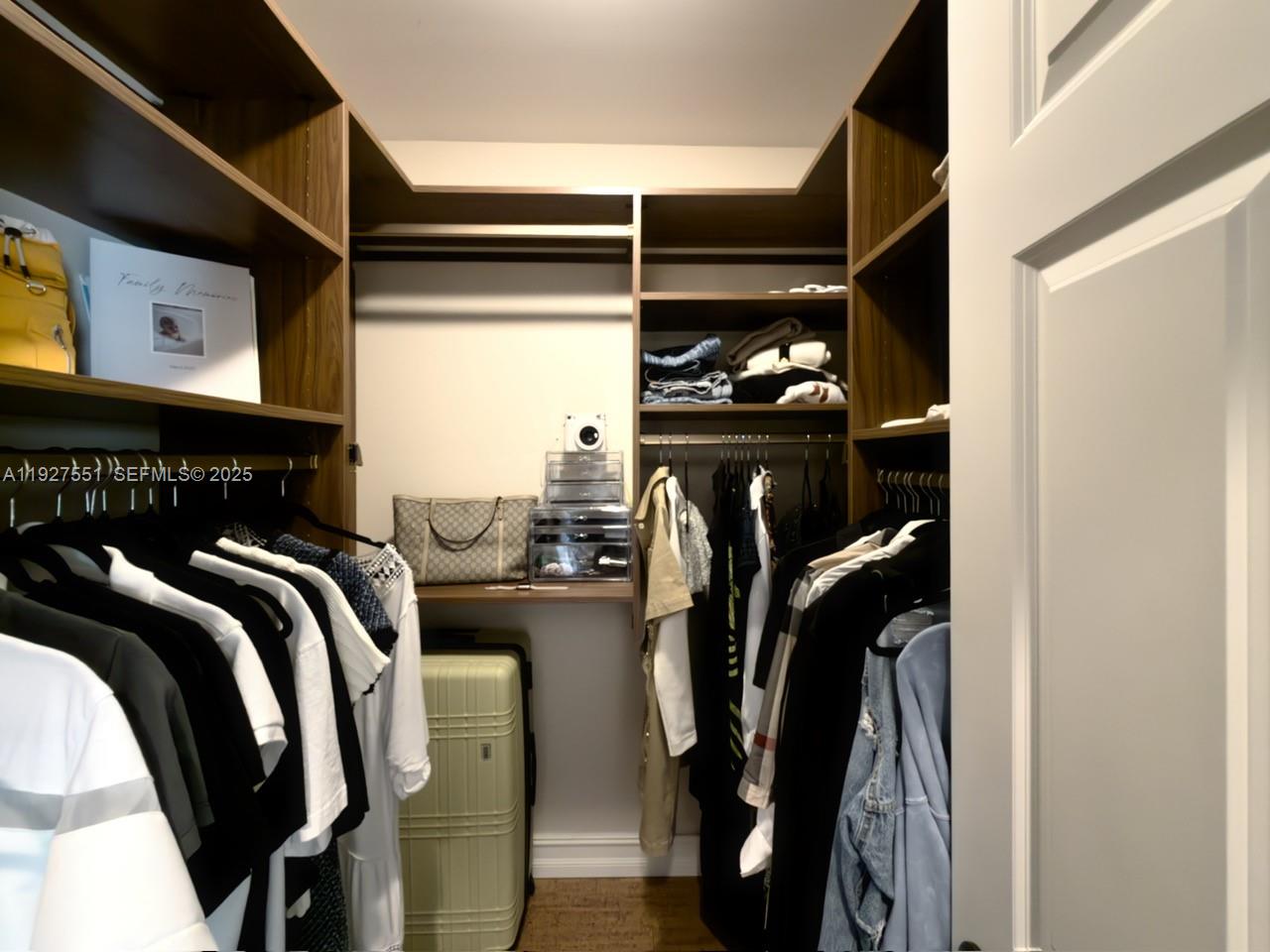 RIVER OAKS - Residential Lease