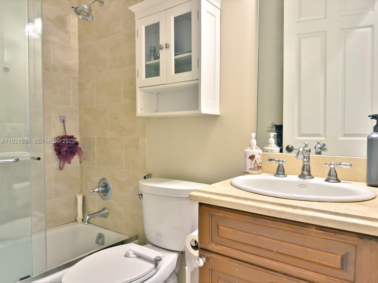 RIVER OAKS - Residential Lease