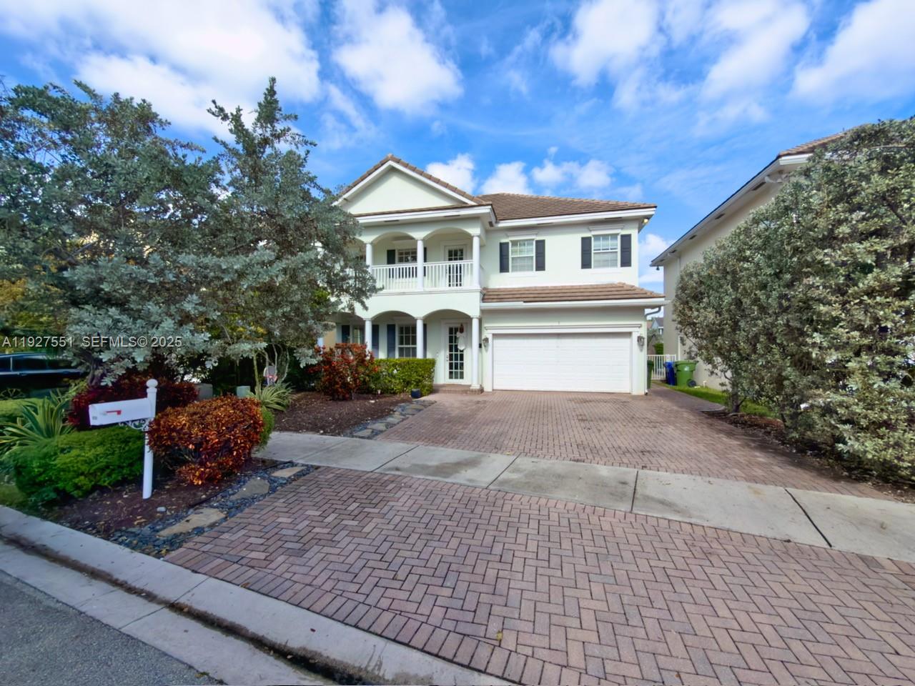 RIVER OAKS - Residential Lease