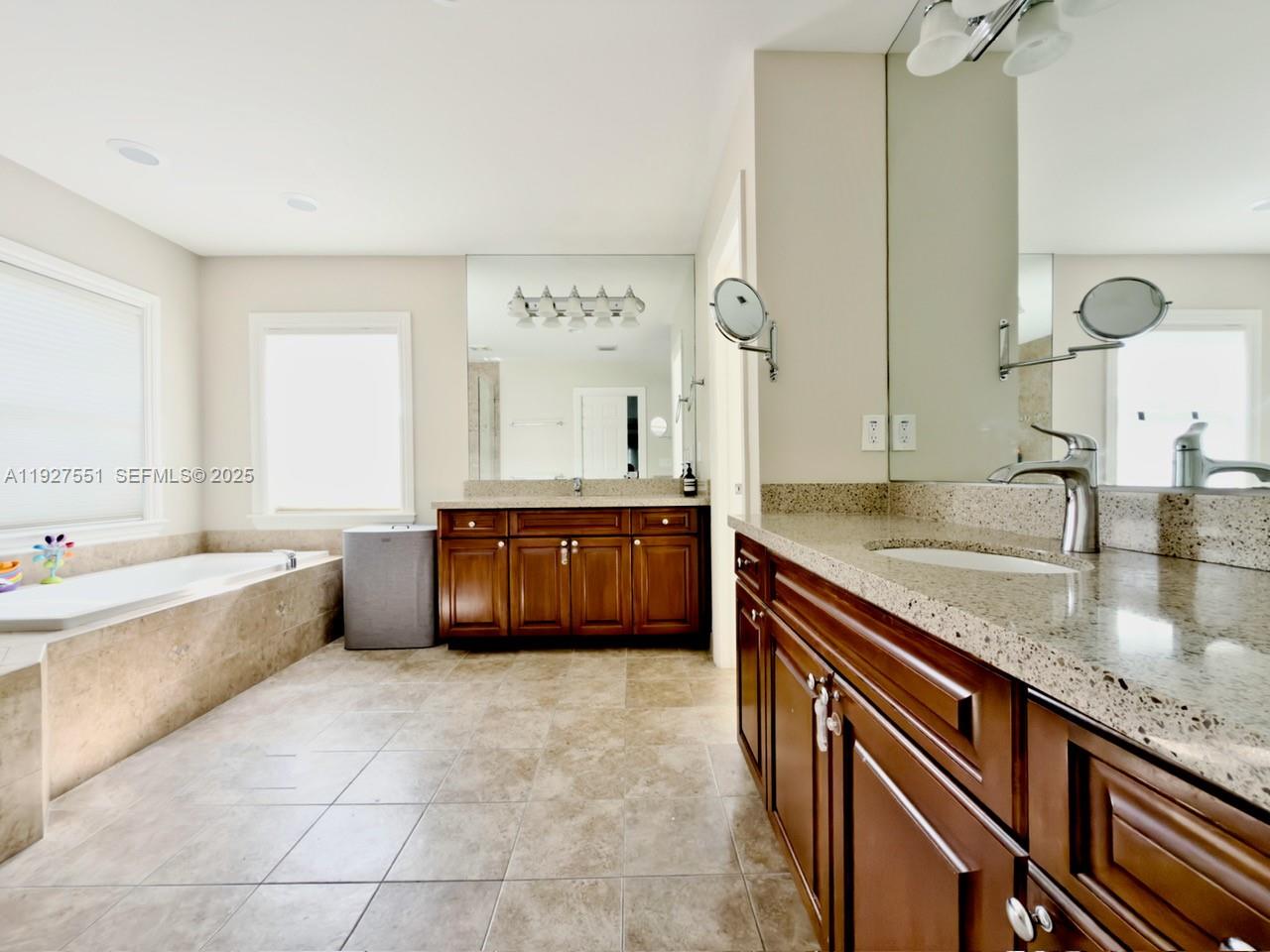 RIVER OAKS - Residential Lease