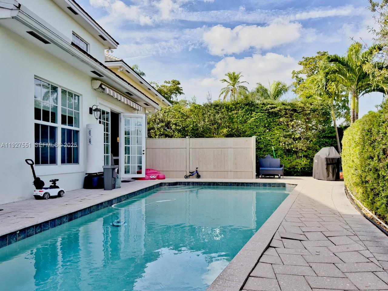 RIVER OAKS - Residential Lease