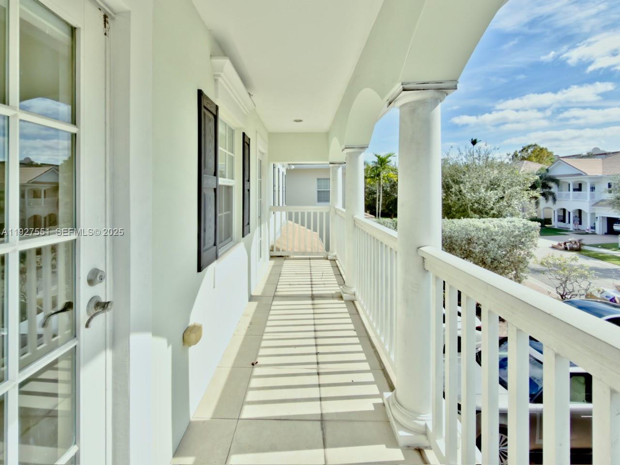 RIVER OAKS - Residential Lease