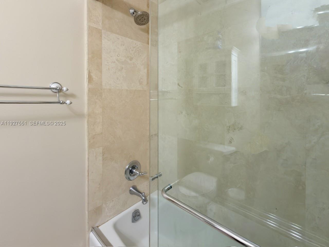 RIVER OAKS - Residential Lease