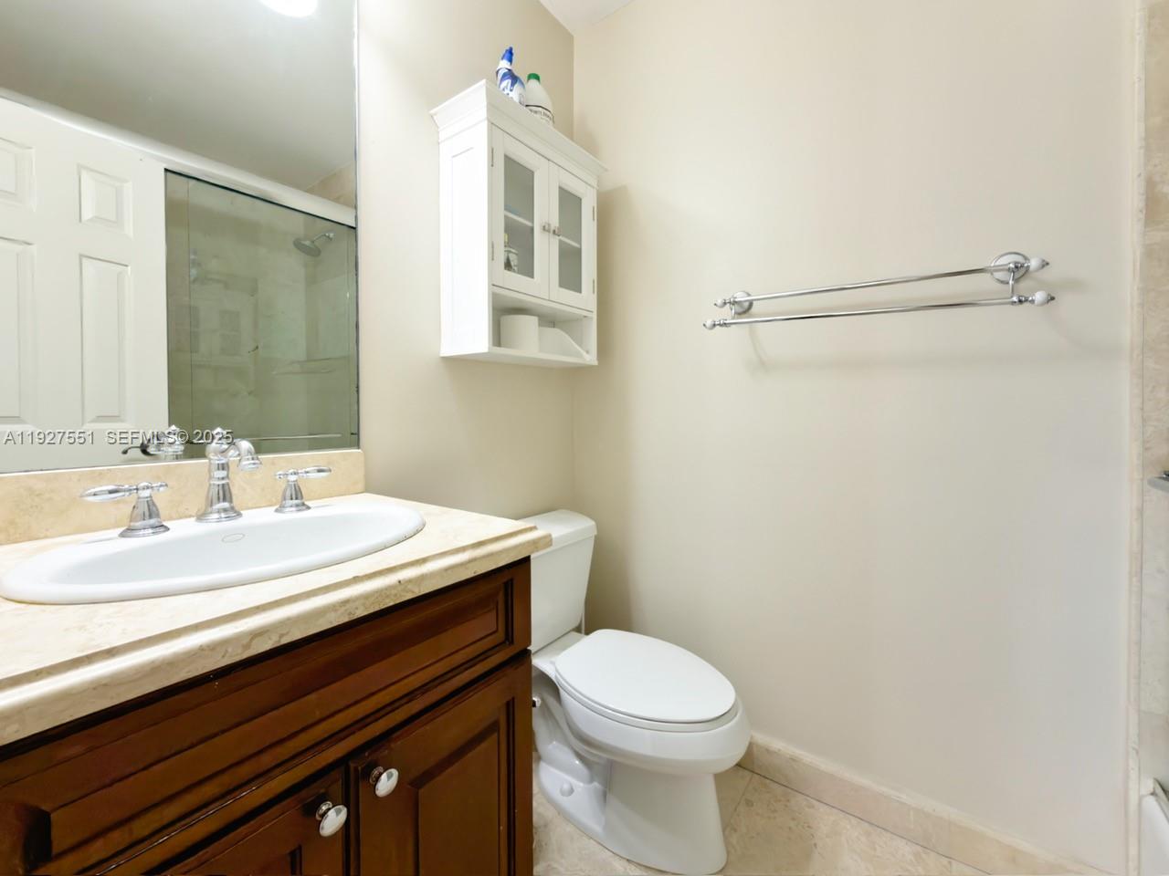 RIVER OAKS - Residential Lease