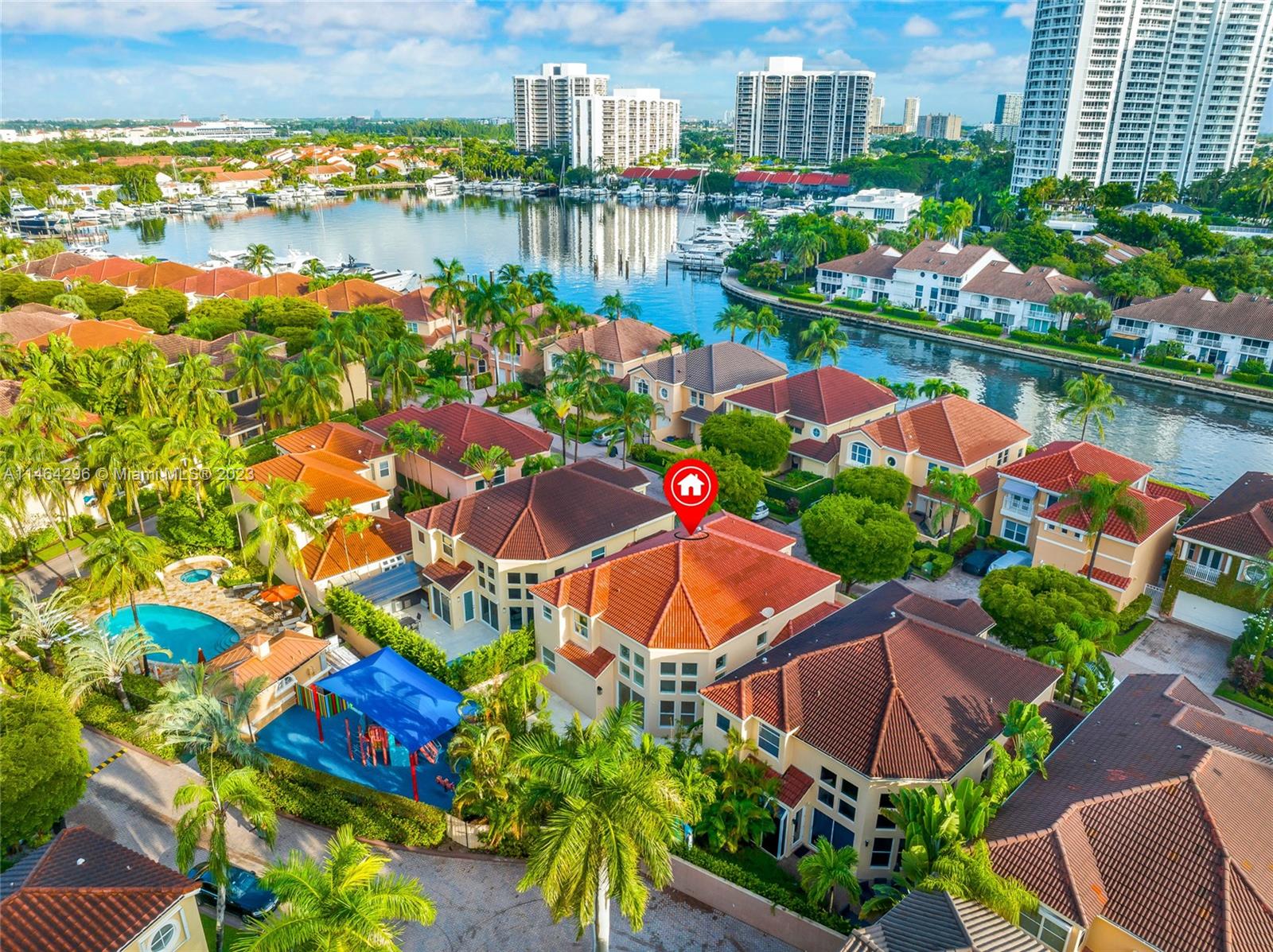 ISLAND WAY - Residential