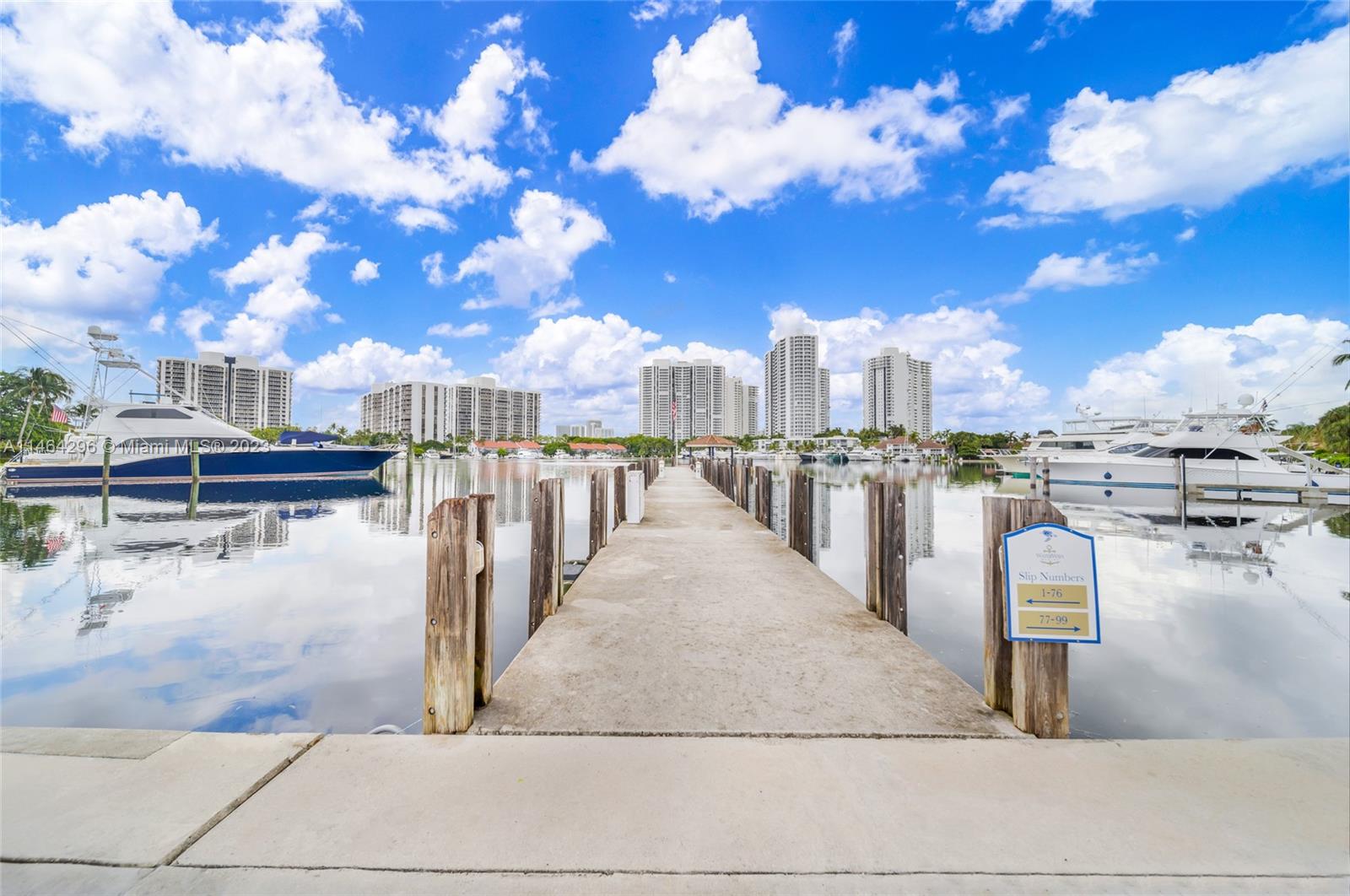 ISLAND WAY - Residential