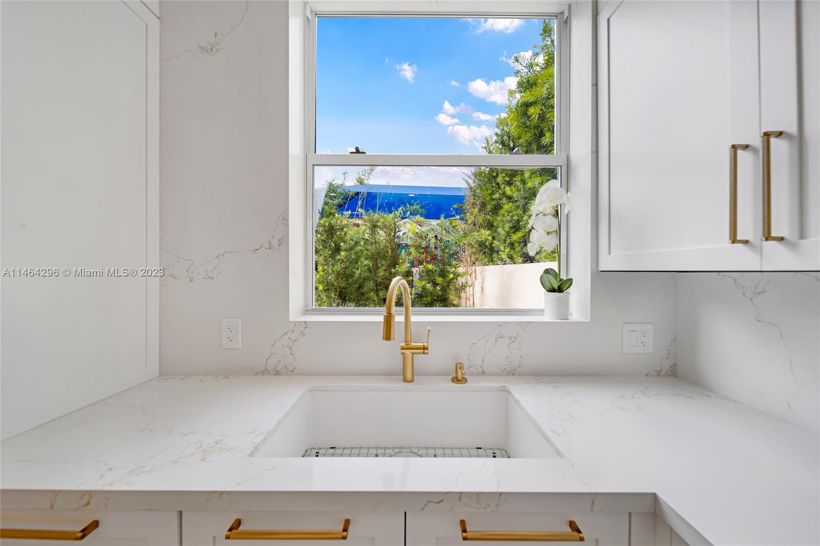 ISLAND WAY - Residential