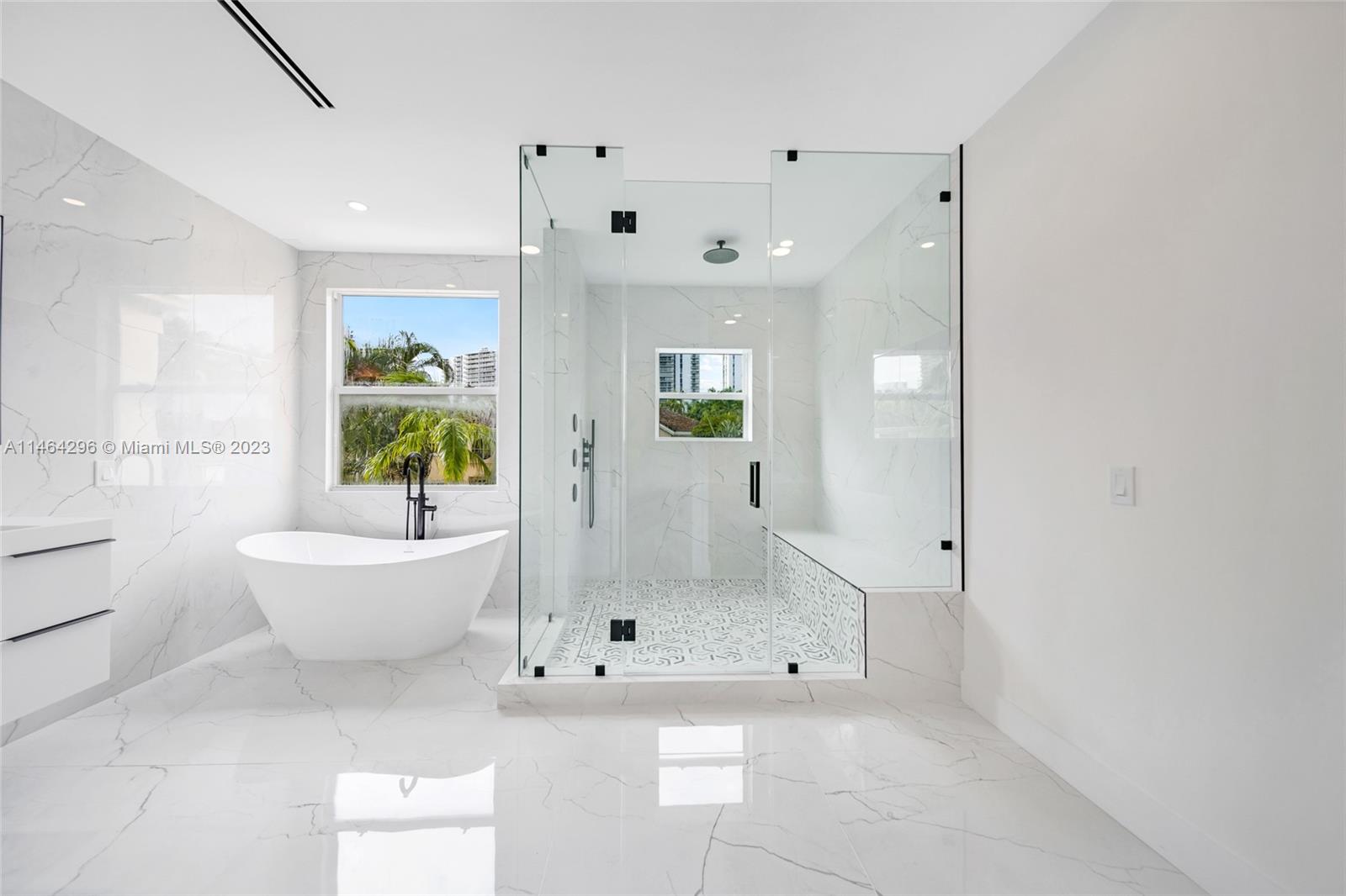 ISLAND WAY - Residential